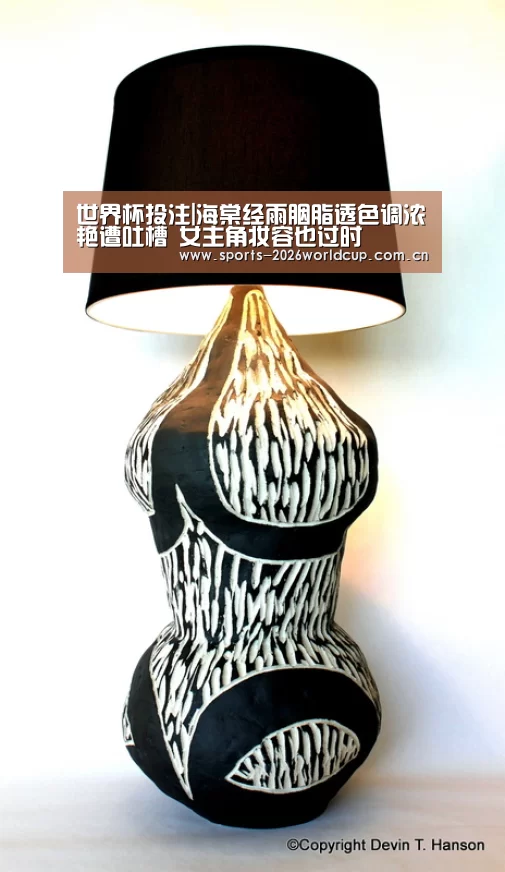 世界杯投注|海棠经雨胭脂透色调浓艳遭吐槽 女主角妆容也过时(图2) 世界杯投注